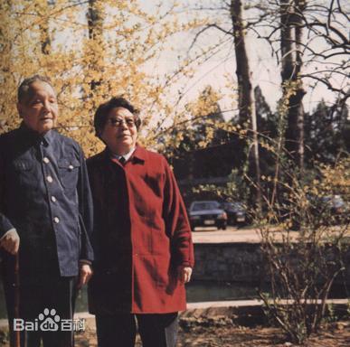 卓琳:名门闺秀,曾两次拒绝*小平邓**求婚,后相守58载不离不弃