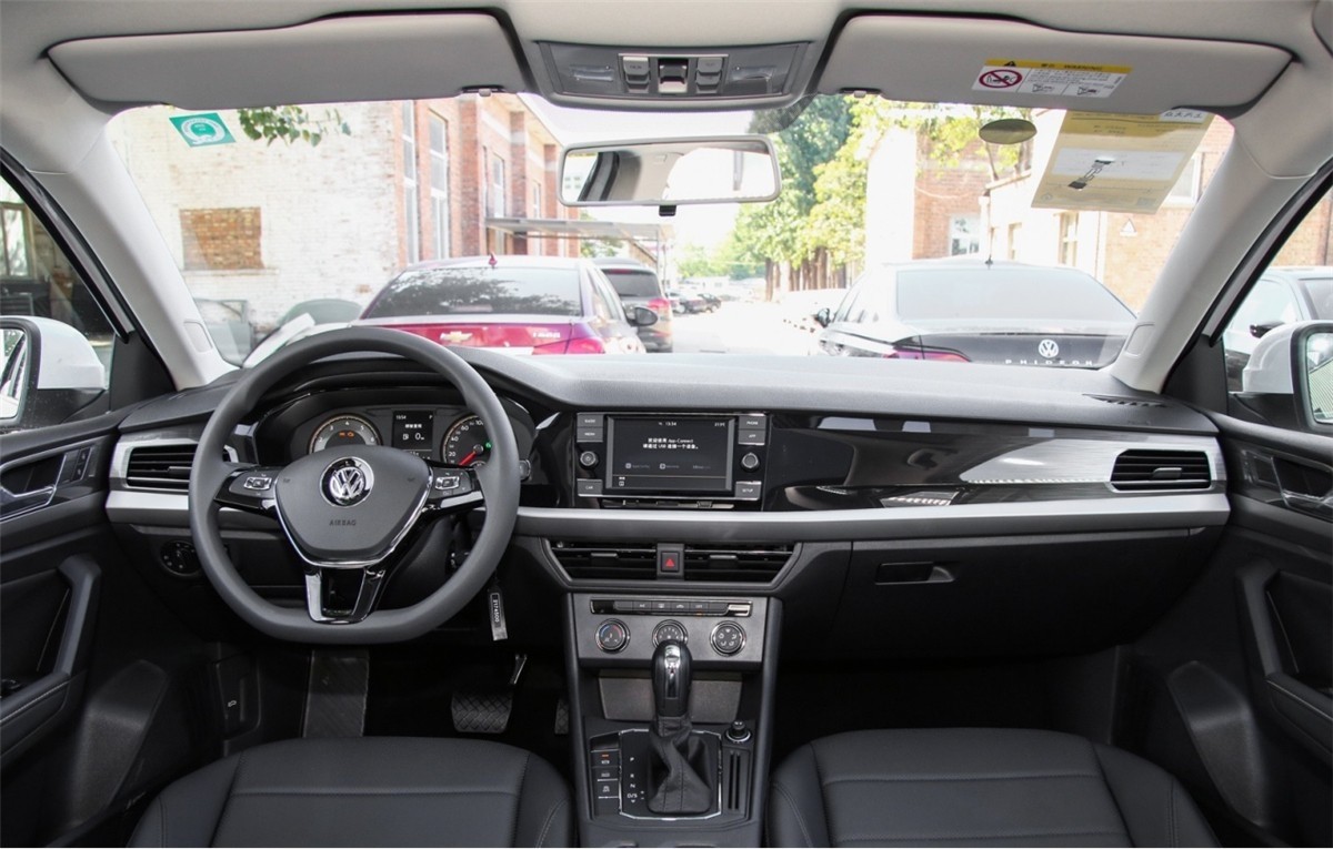 轩逸与朗逸全面对比,朗逸和轩逸哪个更值得买呢