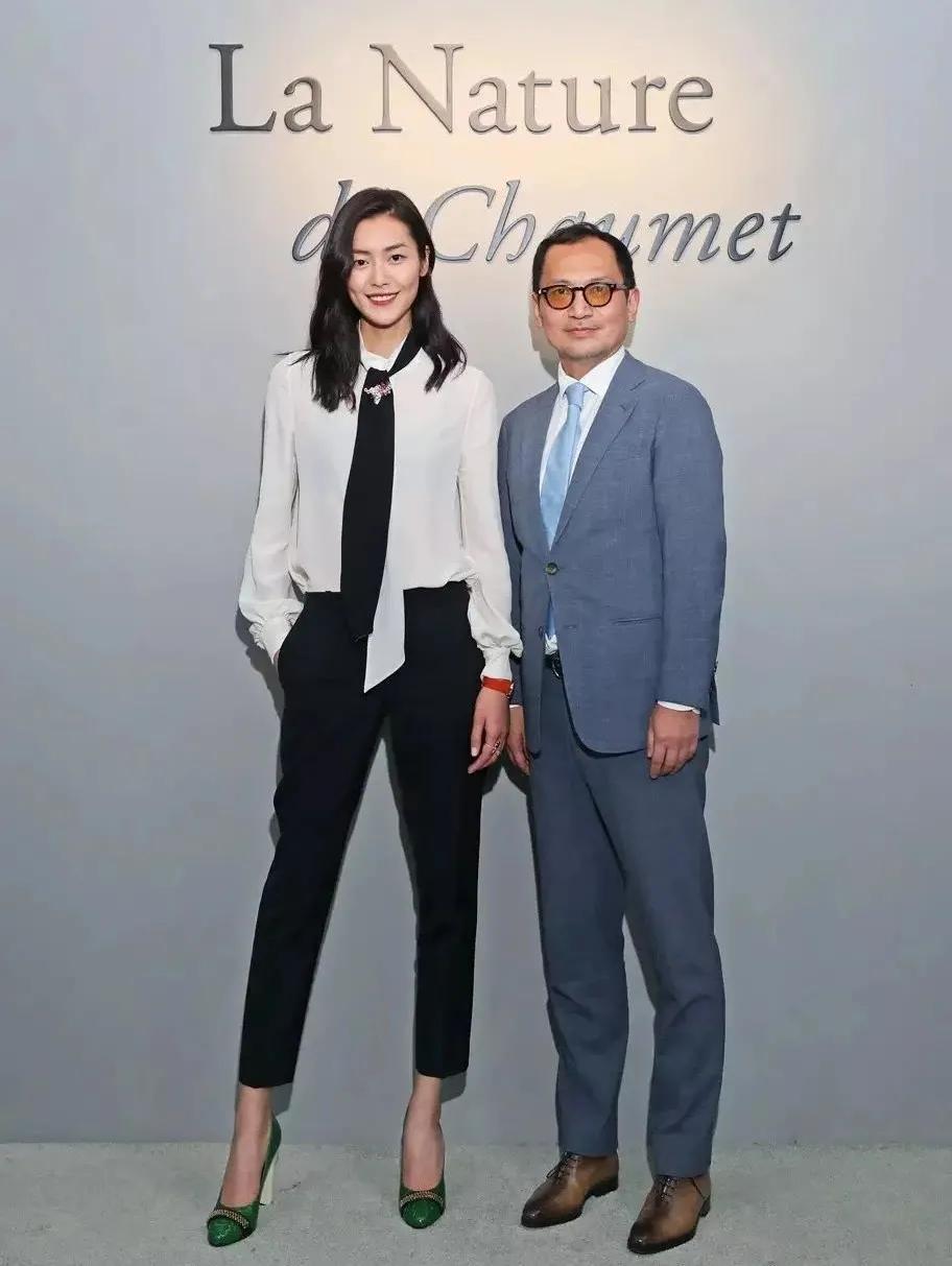 极简有型的职场穿搭,职场穿搭10个小技巧搞定职场裙装