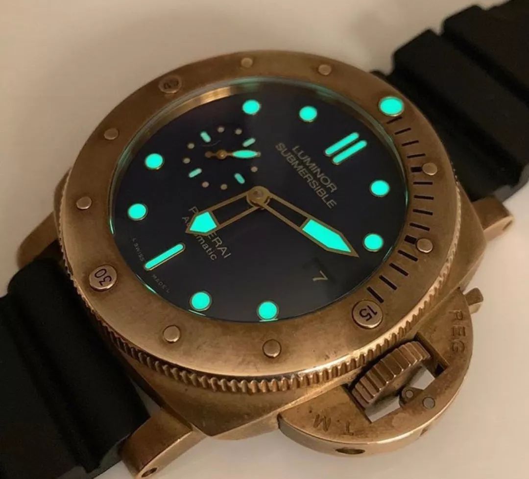 手表不能戴着洗澡,手表不能戴着洗澡解析