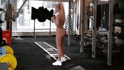 如何有效减腹翘臀,怎么减两侧臀部的赘肉