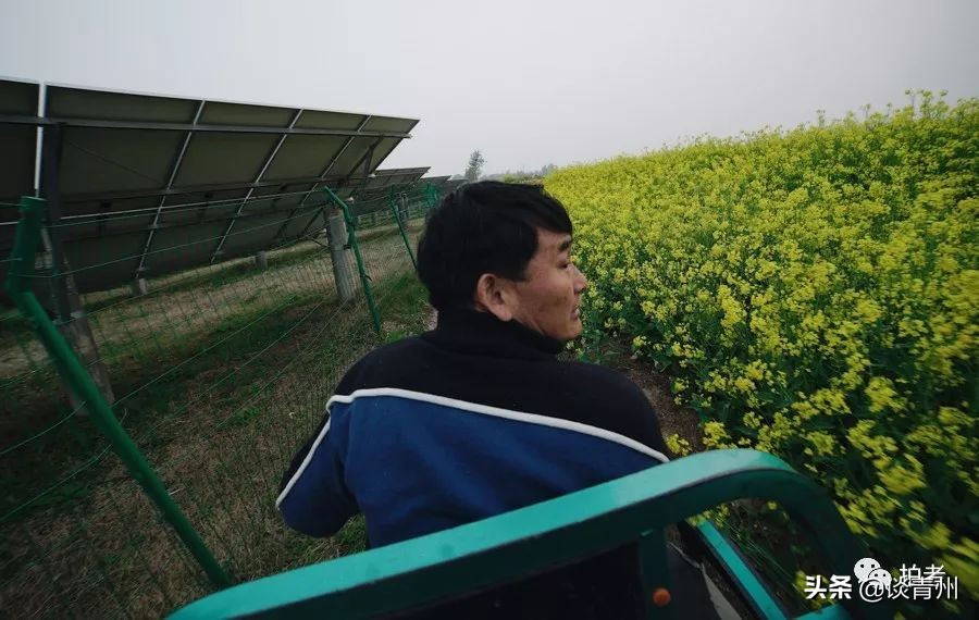 大衣哥朱之文买新车引围观,大衣哥朱之文被农民围观