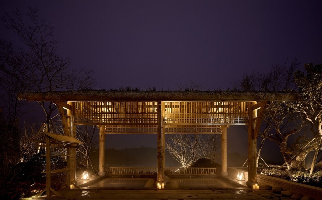 降温了一起去泡温泉,天气微凉正是泡温泉的好时候