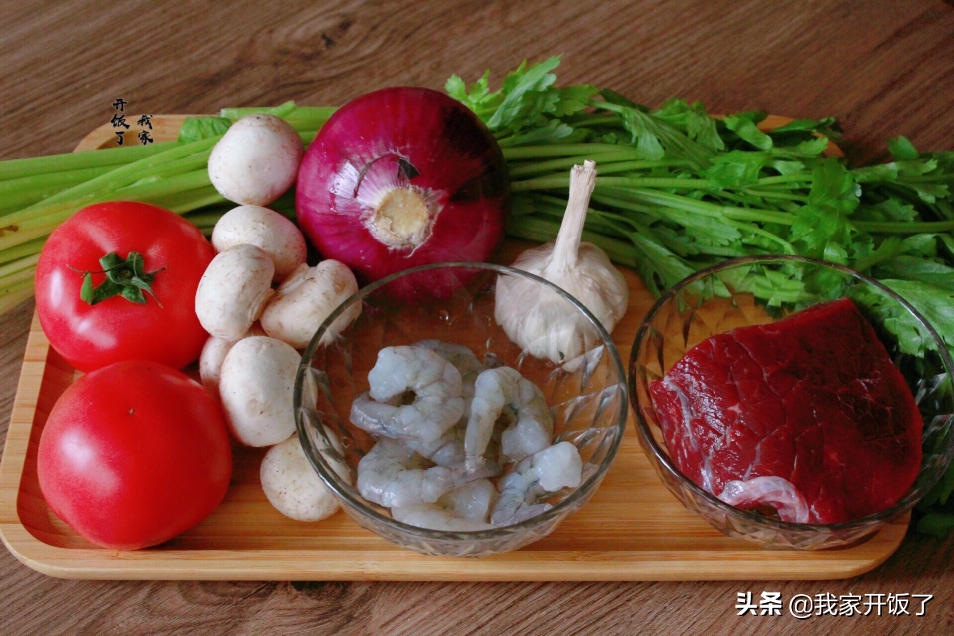 操作简单风味炸酱面,教做炸酱面的方法