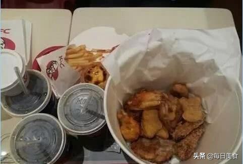 肯德基全家桶种类区别,肯德基全家桶对比国外