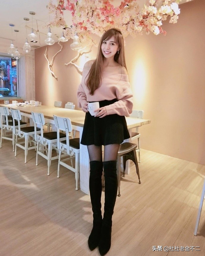 虎航美女空姐瑞塔儿，这腿很玩年