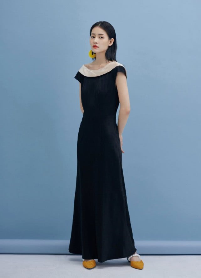 小个子女生小黑裤穿搭,小个子女生穿白裤子