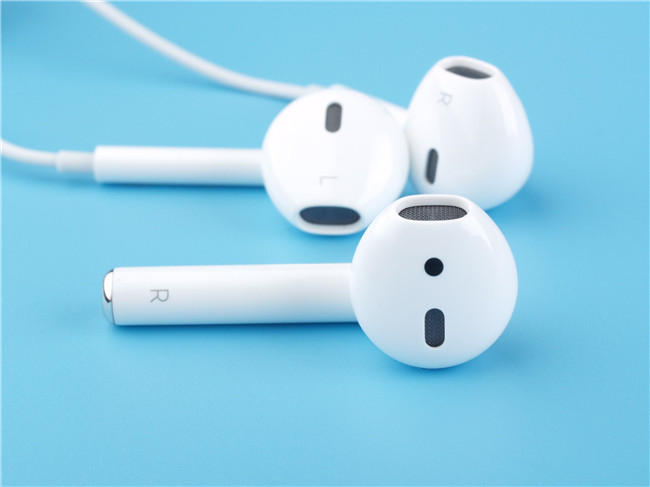 苹果自带的耳机是什么样呢,iphone标配的耳机相当于什么级别