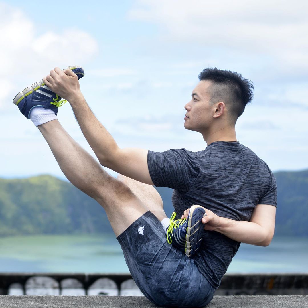 竖叉臀部总是歪一边,练横叉竖叉会让臀部变小吗