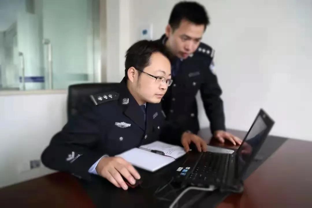 致敬坚守在一线的教师们,致敬警营里的老师们