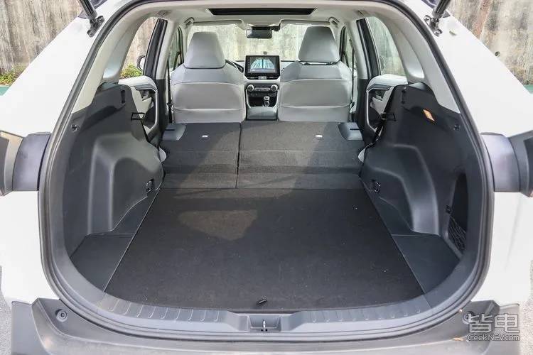 一汽丰田suv荣放rav4哪个颜色好看,家用suv选rav4荣放和crv哪款合适