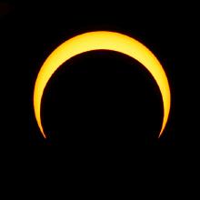 如果月球距离地球过近会导致什么,月球离地球那么远为何会影响地球