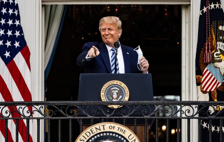 饭圈的极致：美国真的有人愿意为了懂王去死？