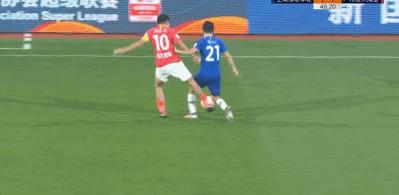 裁判判点球的依据,点球可判可不判