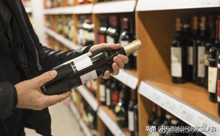 看红酒标签怎么区别红酒好坏,看红酒瓶怎么区别红酒好坏