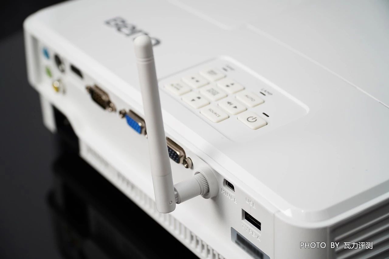 明基e500投影仪白墙上清晰度好吗,明基e500jd投影仪连不了网