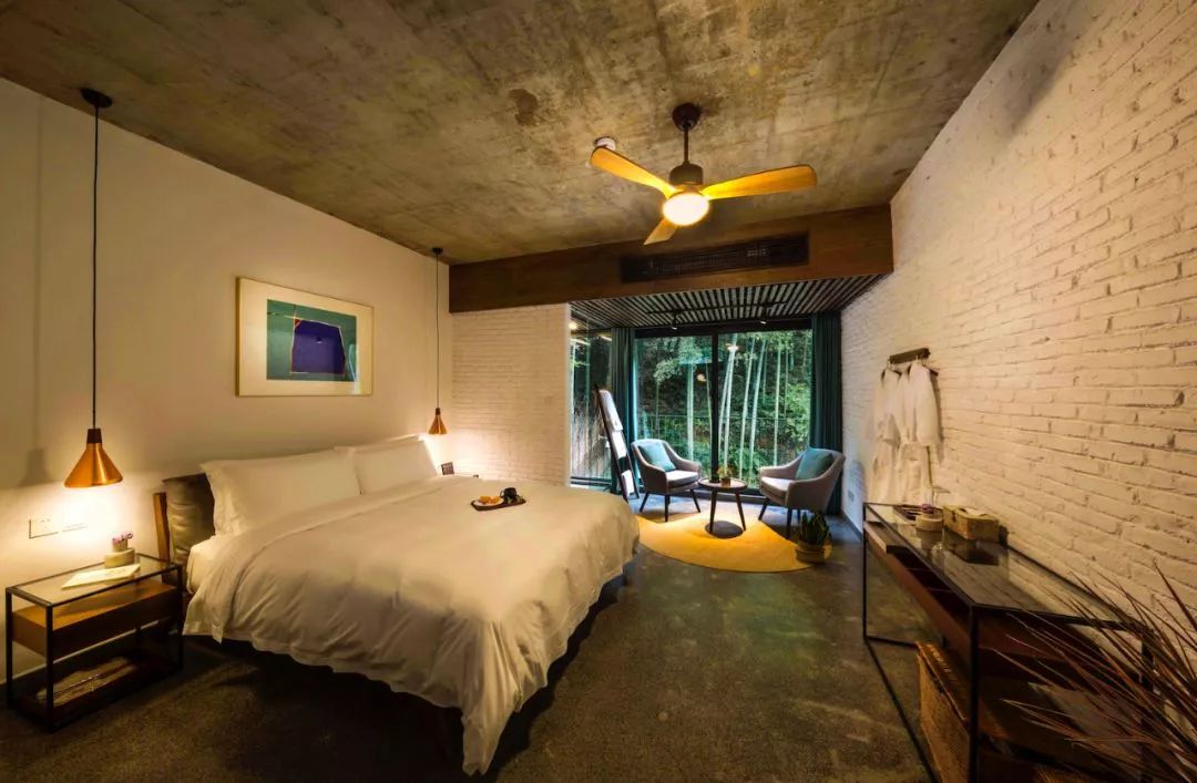 莫干山网红儿童旋转滑梯民宿,莫干山新晋森林亲子民宿无边泳池