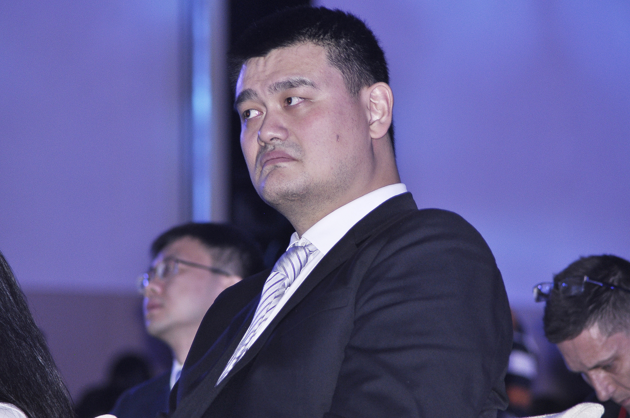 球迷对骂搬出“*京大南***杀屠**”被行拘，球场不是你耍流氓的“骂场”