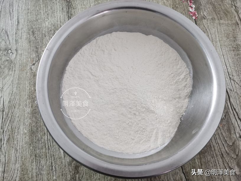 做馅饼和面的方法告诉我一下,做馅饼时如何让馅饼皮薄如纸