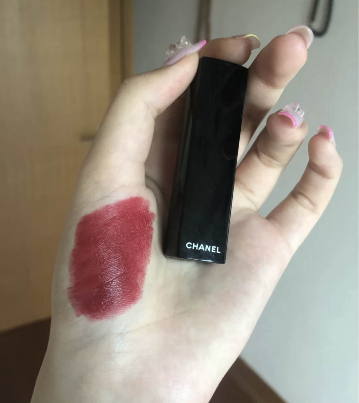 香奈儿口红不沾杯色号推荐第一名,香奈儿口红炫不出来