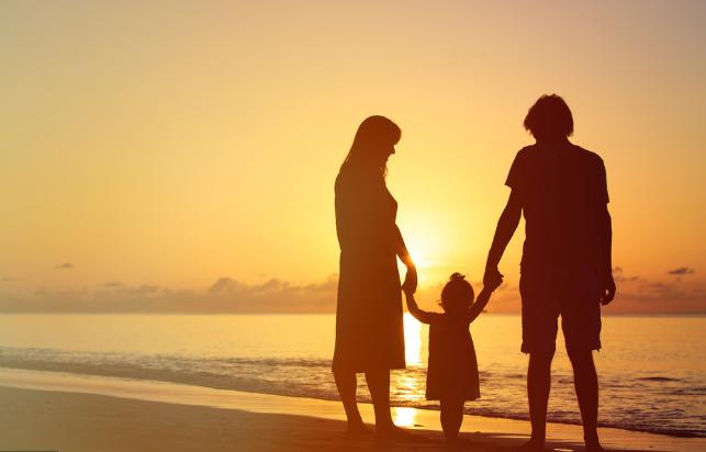 24岁宝妈带着两个孩子,25岁宝妈独自带两个宝宝