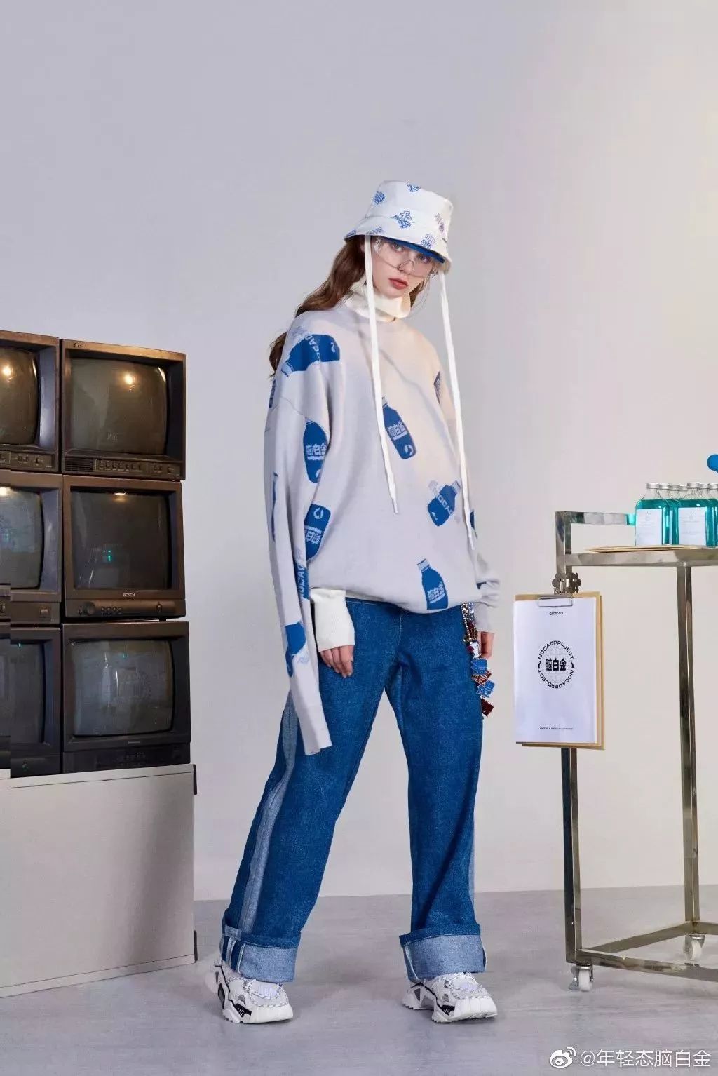 新的脑白金广告,洗脑广告鼻祖脑白金跨界出潮服