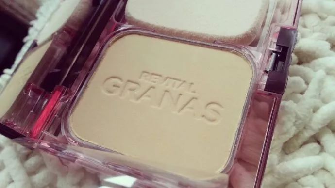 当红的8款粉饼测评