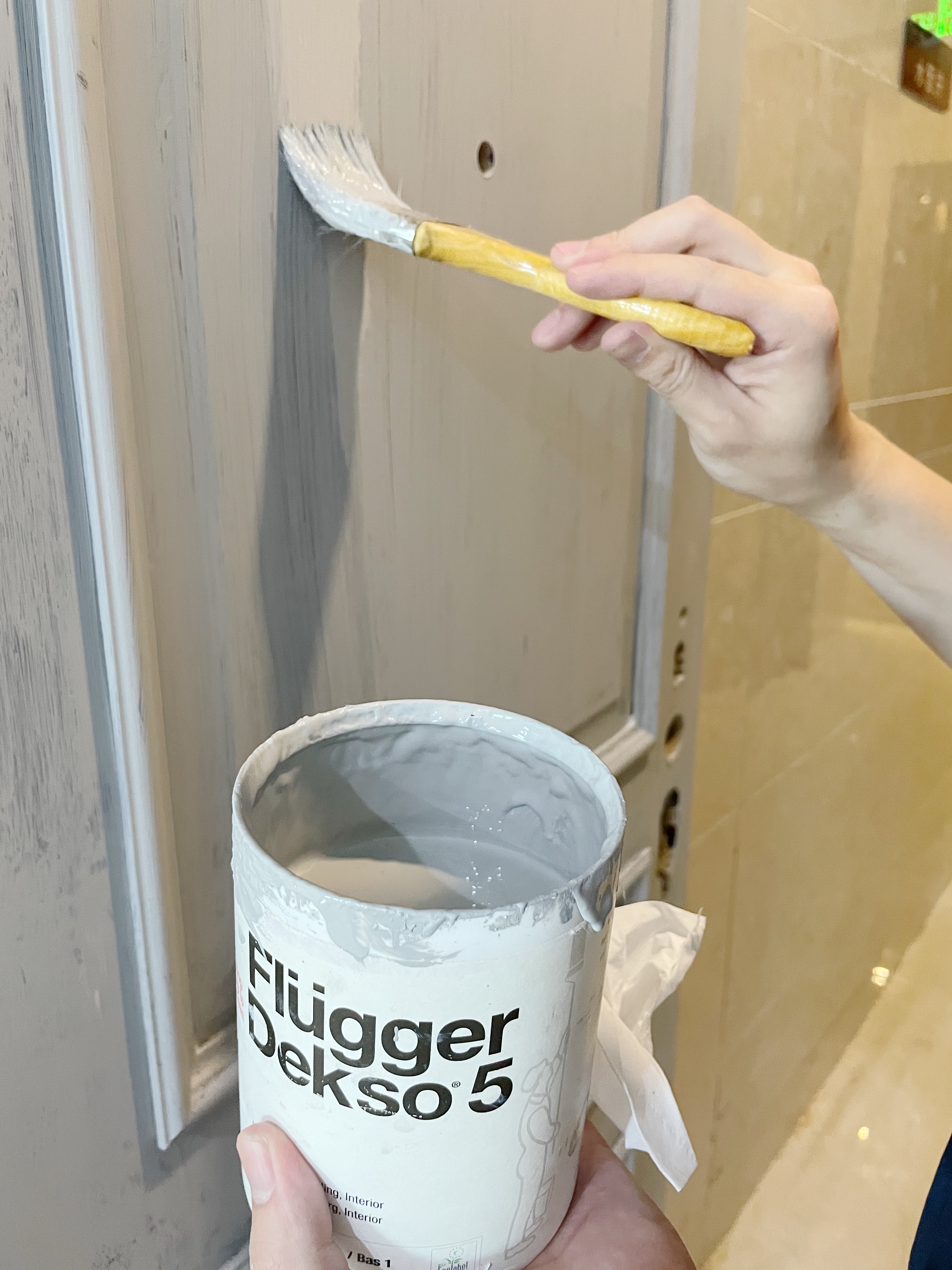 不建议木门改色,如何修复变黄的白色木门