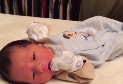 新生宝宝的衣服怎么穿,新生儿宝宝穿衣服教程