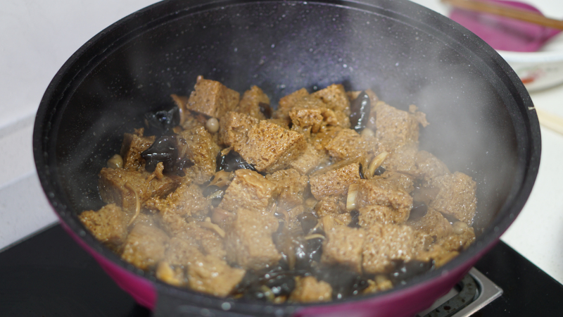 英国帝伯朗钛钻不粘锅,做一桌好菜,只需要这一口锅