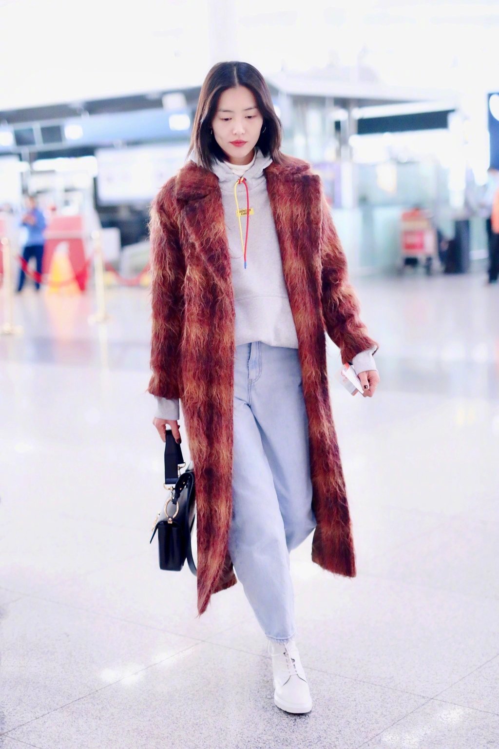 格子大衣的穿搭秘诀深色,格子大衣怎么穿比较潮