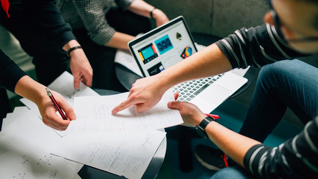 怎么看待别人的贬低,贬低自己的人怎么评价