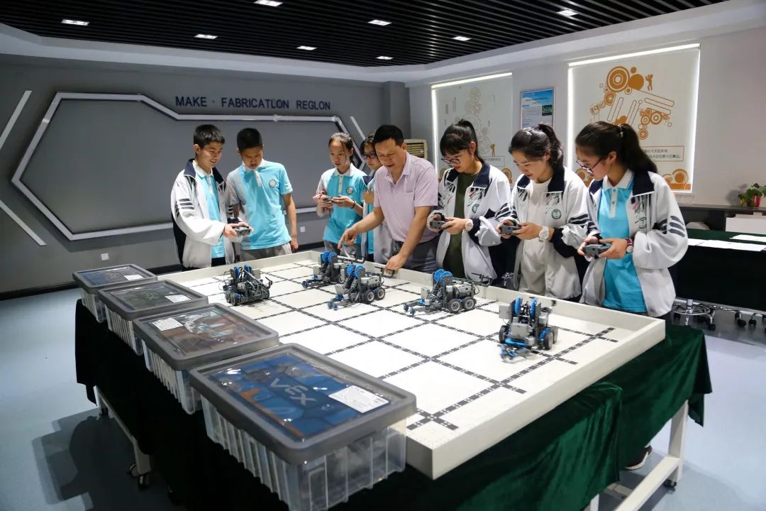 办一所师生愉悦的学校,办一所幸福的学校