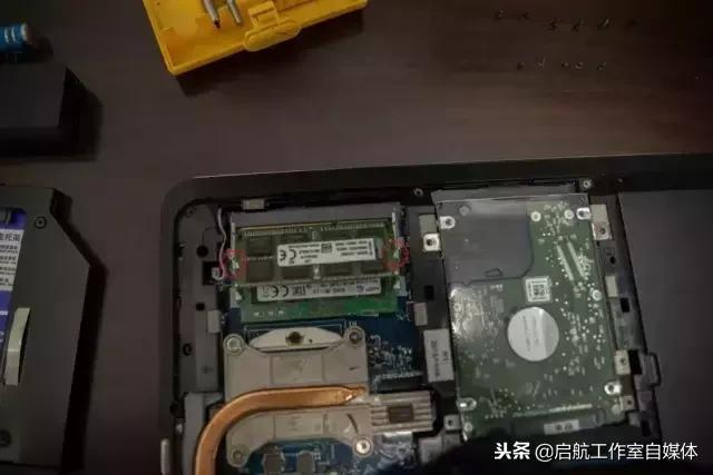 笔记本自己加装固态内存条教程,老笔记本更换内存条和固态硬盘后