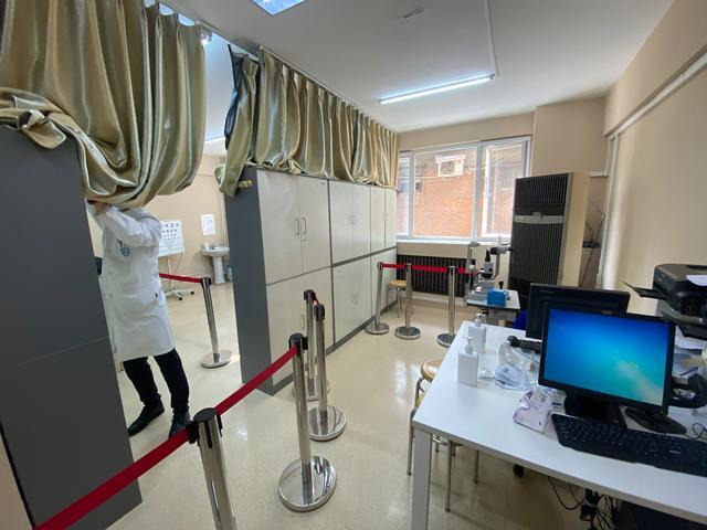 电脑验光和人工验光哪个准确,眼镜店电脑验光准确吗