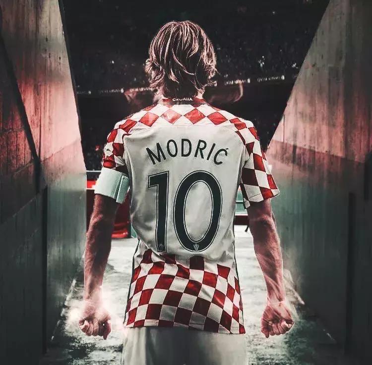 炸碎，灭门、逃难、流血，你无法想象金球奖“魔笛”经历过什么