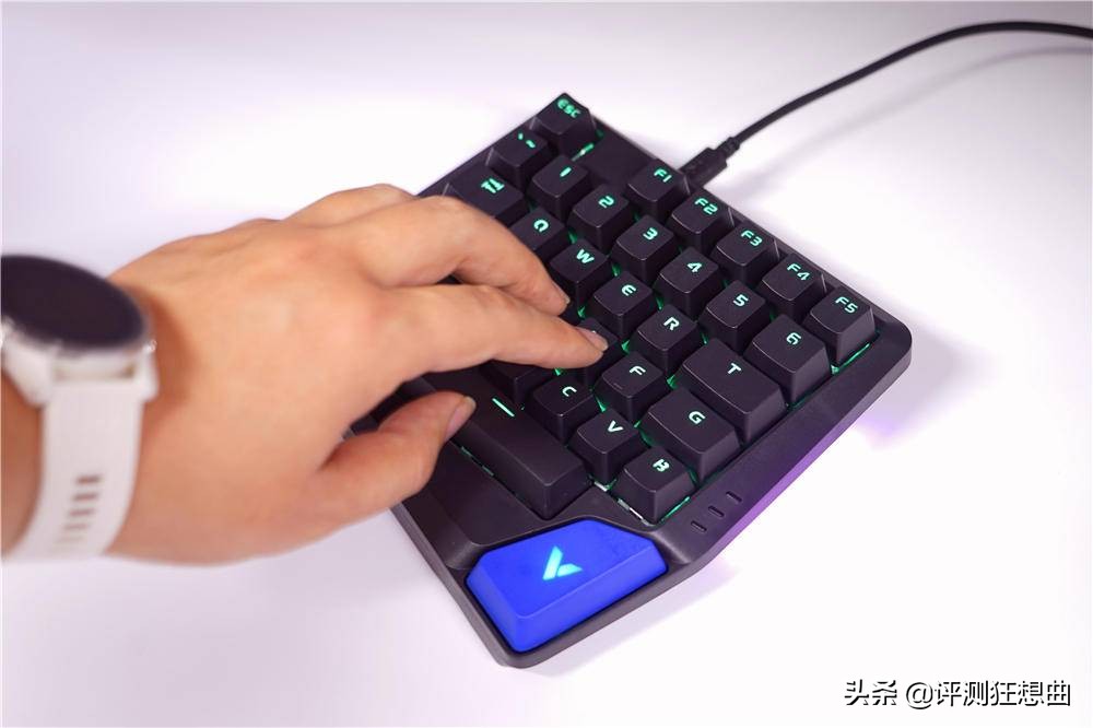 雷柏机械键盘v500pro青轴使用感,雷柏V500键盘青轴