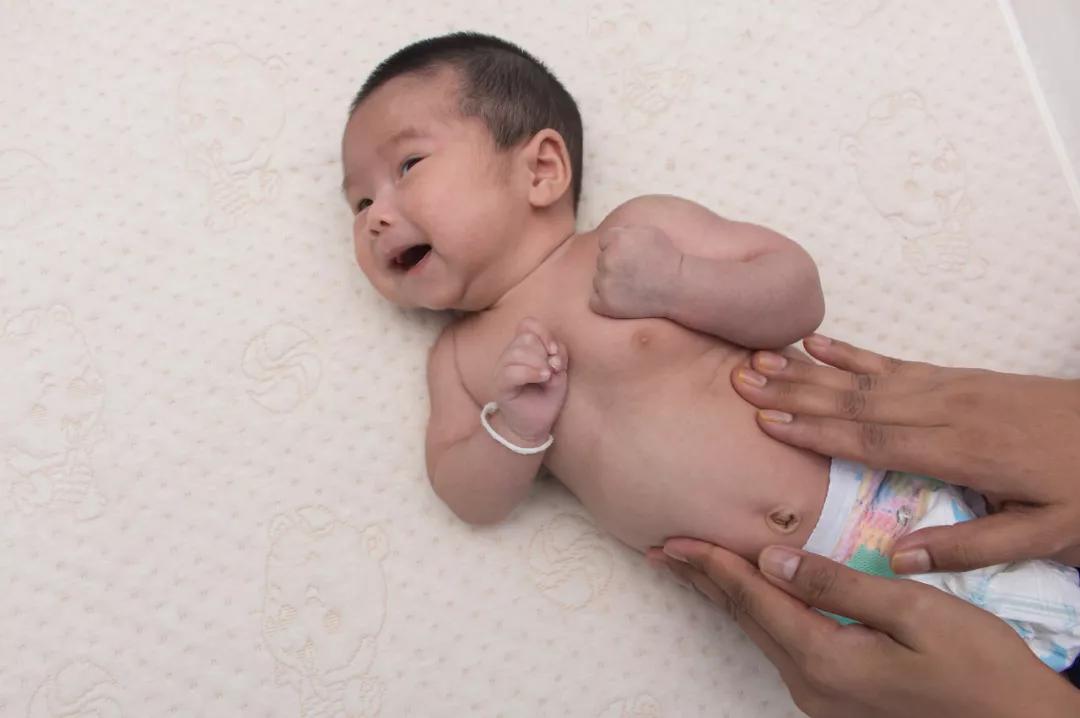 孩子喊肚子疼怎么缓解,小孩子典型肚子疼