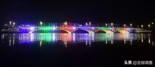 长春南湖大桥网红音乐喷泉视频,南湖大桥七彩音乐喷泉
