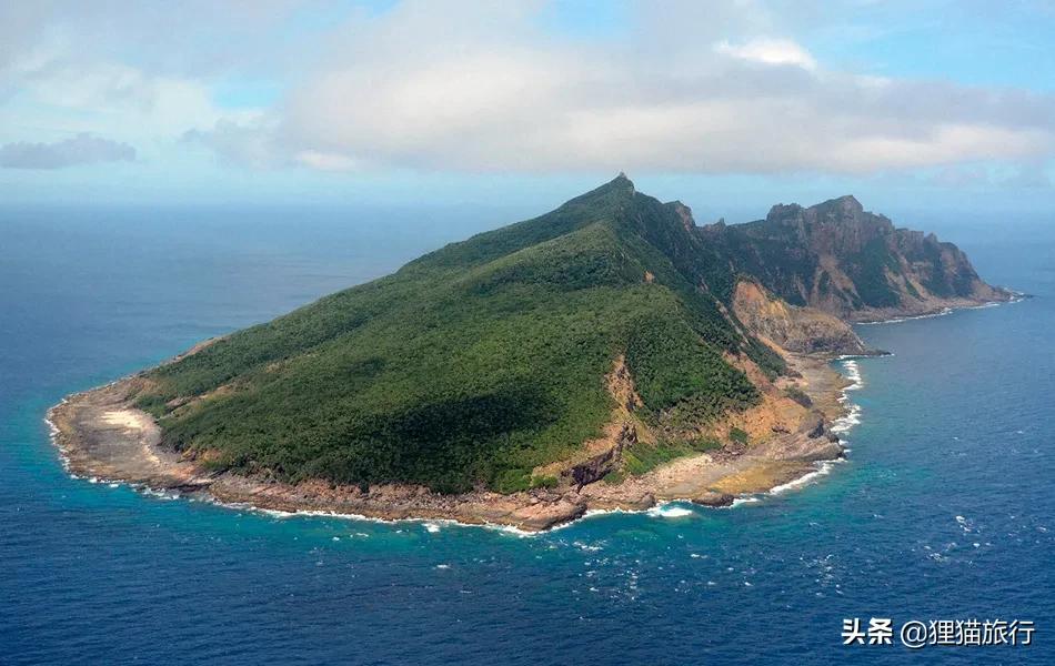 *鱼岛钓**有“花鸟岛”之称,这里是东海的鱼库、油库,主要有8个岛