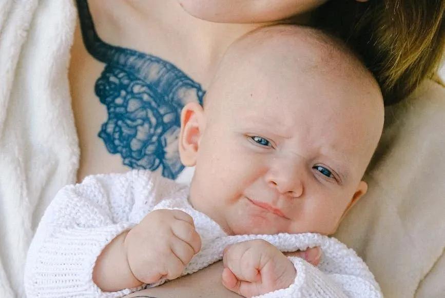 生理性哭闹怎么安抚,哭闹安抚法