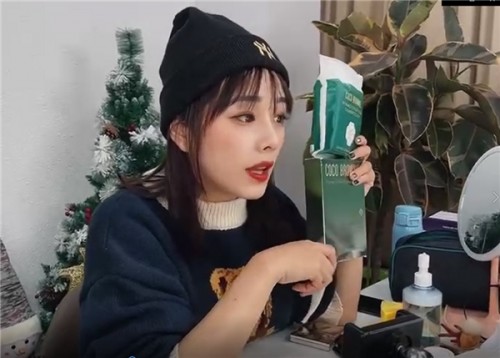 欢欢采访视频,欢欢的童年