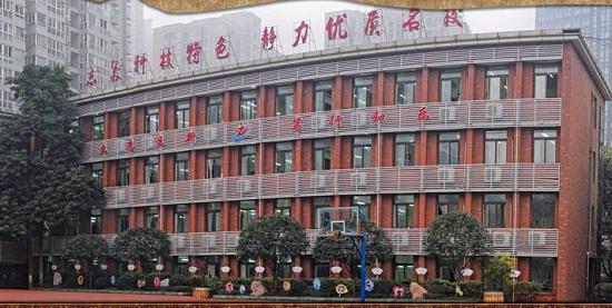 渝中区的学校除了“三巨头”,还有“三剑客”也牛得很