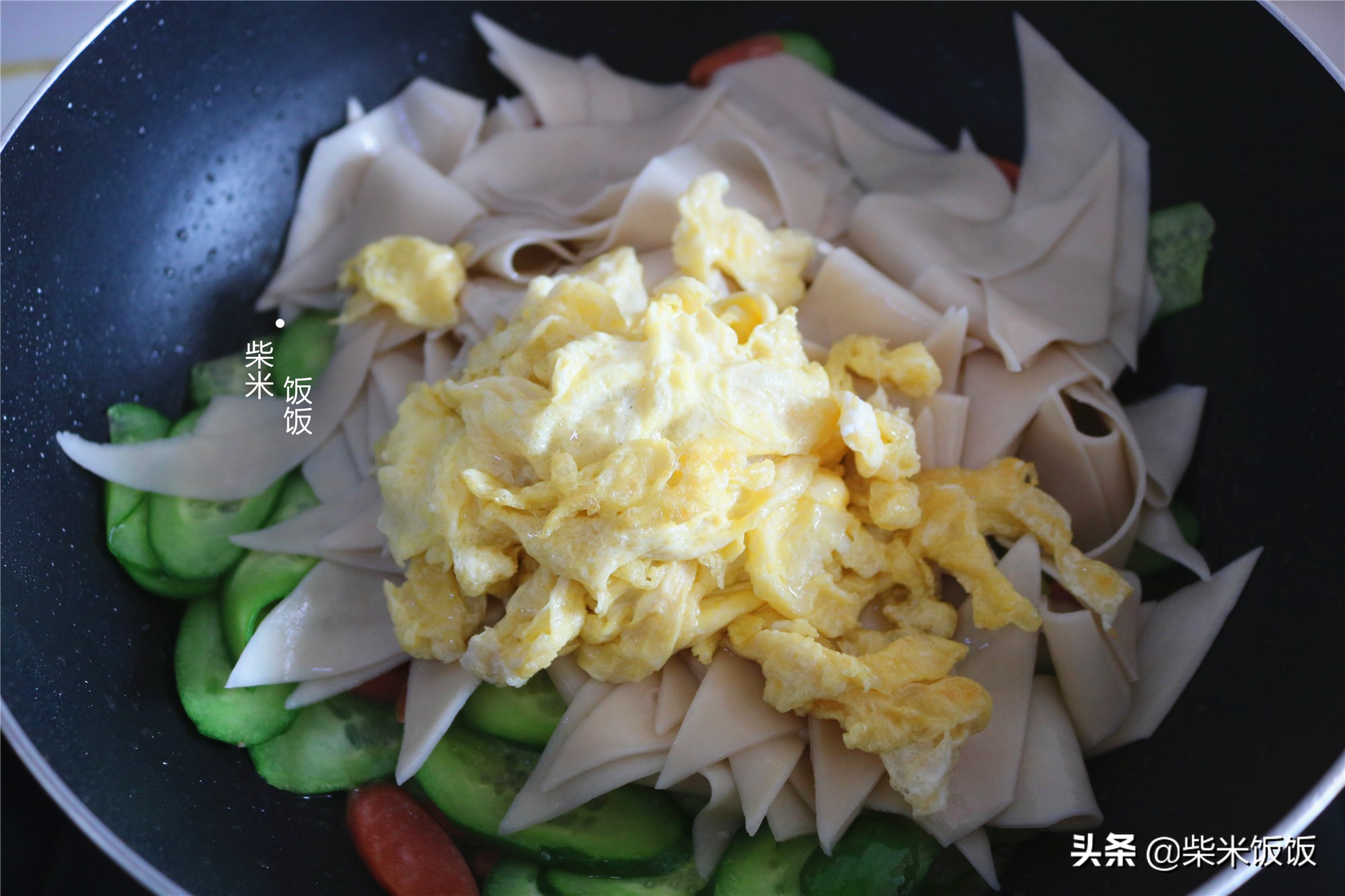 娘俩的午餐一菜一汤,娘俩的午饭简单又好吃