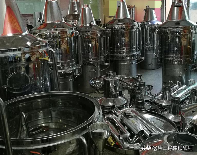 大型纯粮酿酒厂需要投资多少钱,开个小型白酒酿酒厂需要多少钱