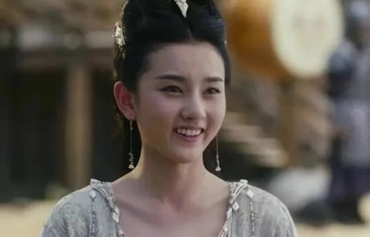 屈臣氏的“王炸”面膜,薇娅、宋祖儿都在用,一拉一提拥有小v脸