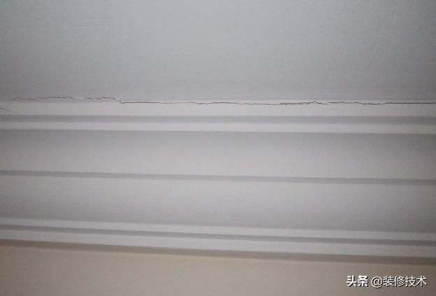 石膏线开裂的修补方法及预防措施,新房石膏线有开裂怎么修补