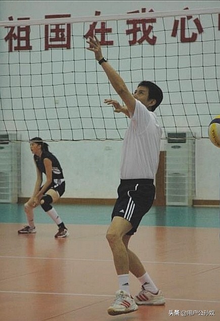 中国女排自由人18号简介,24年女排世联赛双自由人战术