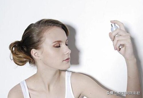 保湿喷雾什么时候用最合适,保湿定妆喷雾的用法