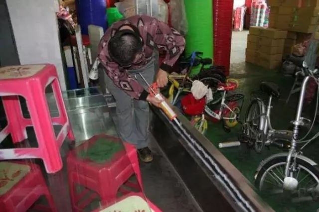 一米以上的大型鱼缸是如何制作的,大型水景鱼缸制作全过程